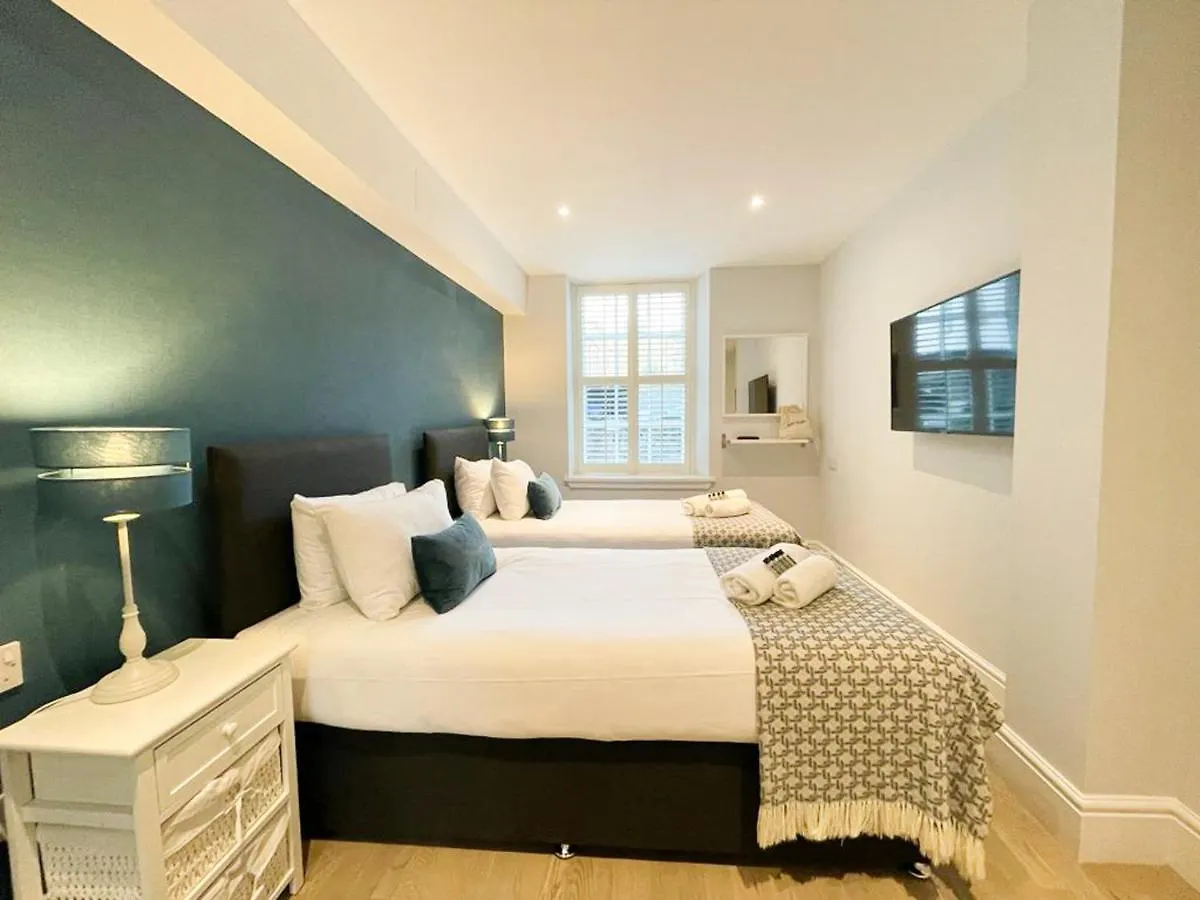 Апартаменты Modern 3 Bedroom Apartment, West End Эдинбург