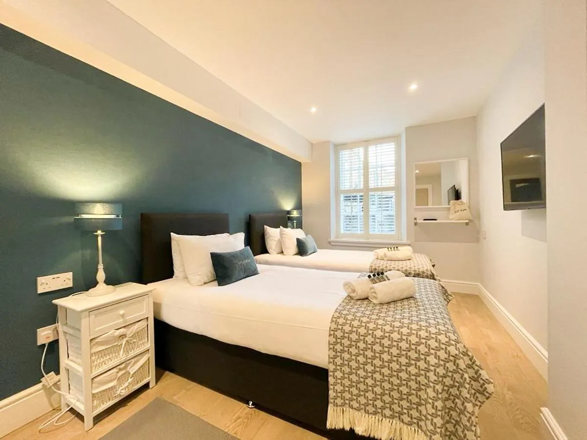 Modern 3 Bedroom Apartment, West End Эдинбург 0*,  Великобритания
